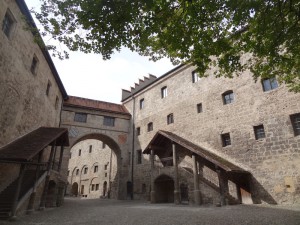 Burghof der Hauptburg